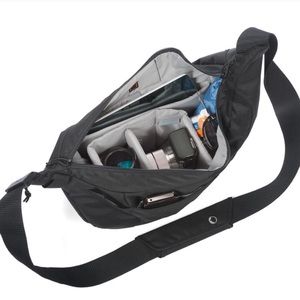 LOWEPRO PASSPORT SLING CAMERA BAG